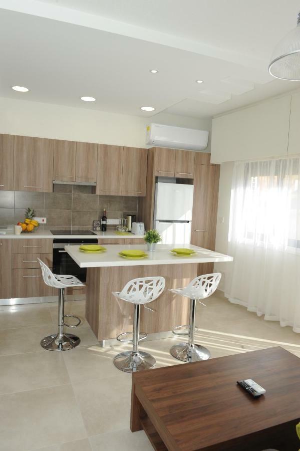 By The Way Apartment Larnaca Exterior foto
